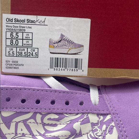 Vans WMNS Old Skool Stacked
Wavy Daze Sheer Lilac
VN0A4U15BD9 Platform Sneakers - Picture 16 of 16